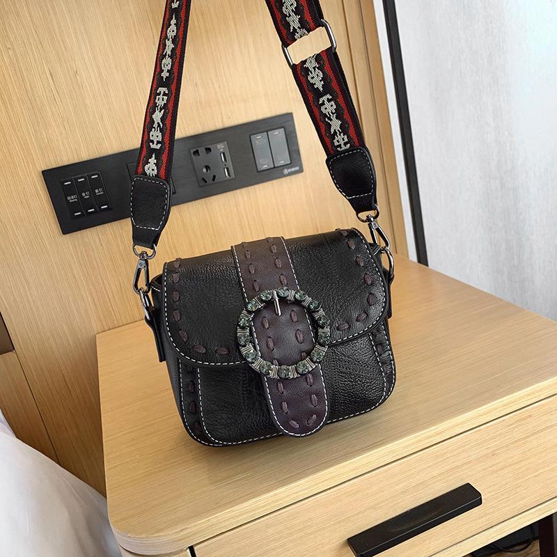 

New small square bag hot-selling women s bag niche women s bag versatile fashion small bag messenger bag single shoulder messenger bag 16*16*10 чёрный