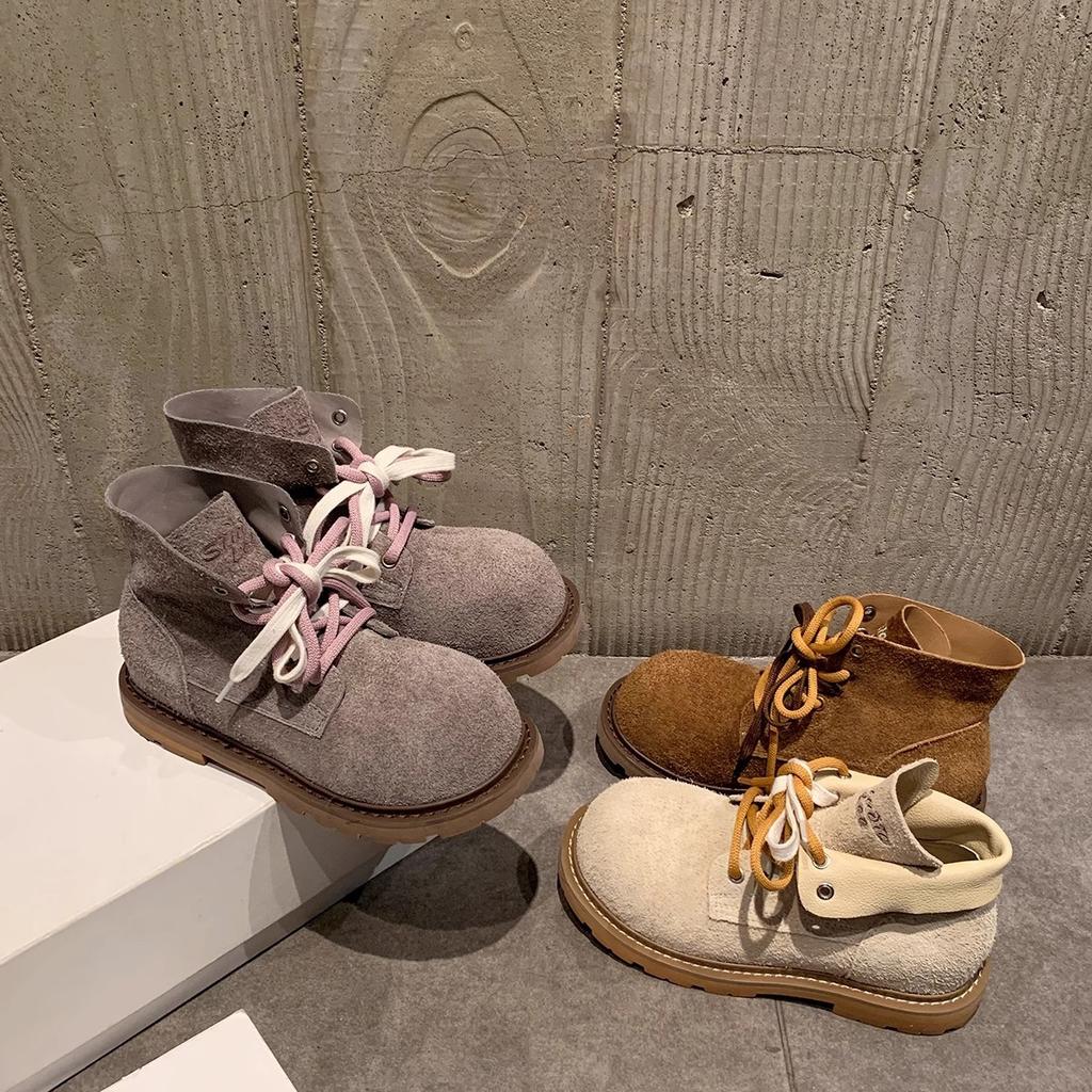 Spot Second Hair! Grape Mother, the Same Style Increases by 4cm~ Fashionable Big Round Head Contrasting Color, Double Shoelaces, Short Martin Boot