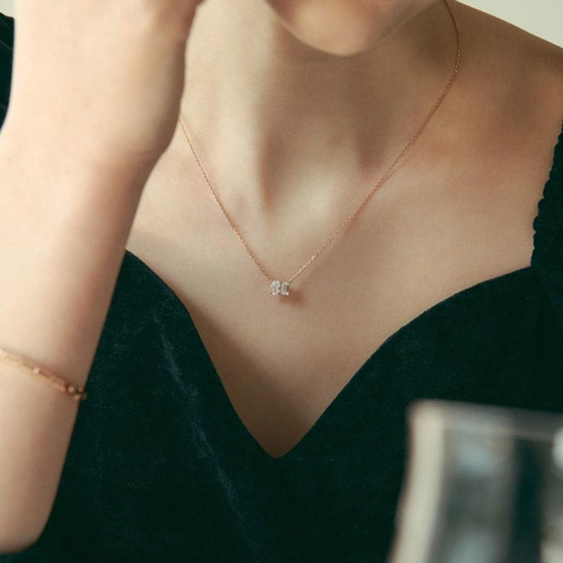 

MAYBETOI 14k Frida Oval-Cut Baguette Twin Necklace 14K white gold (plated) (20,000 won)