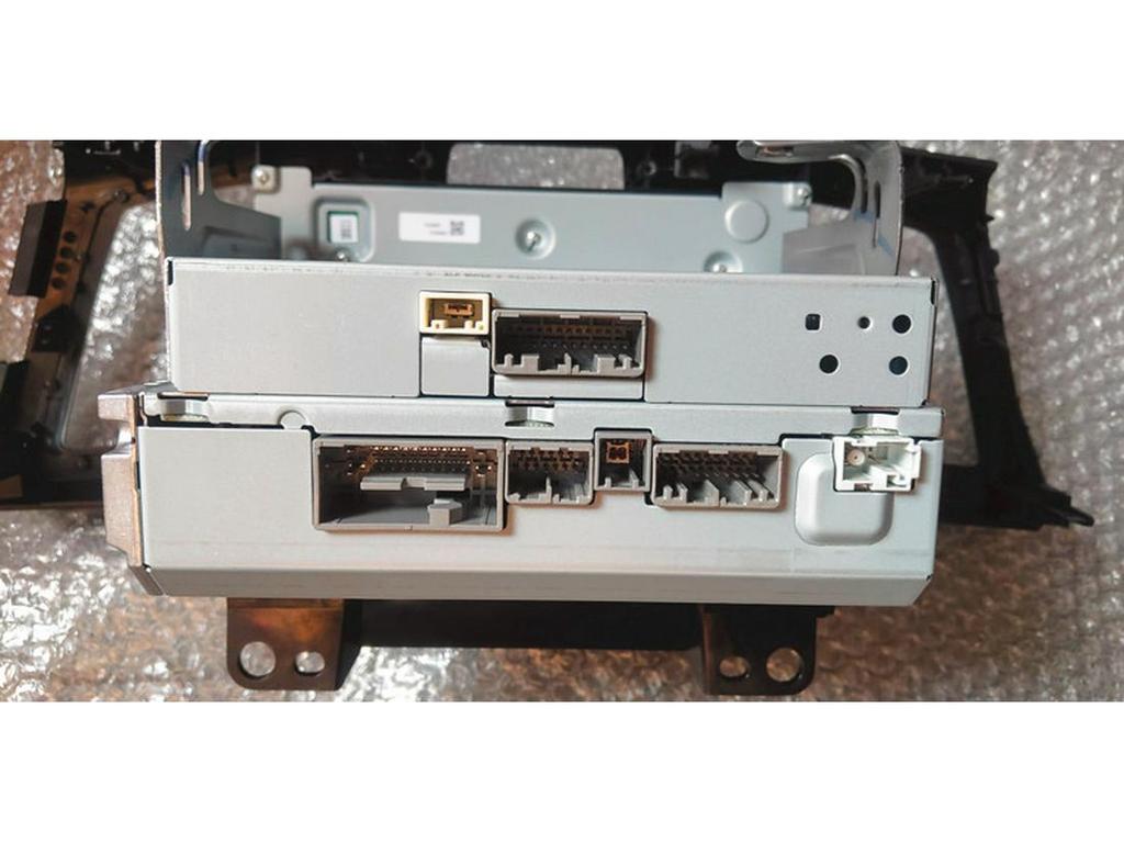 For 2014-2016 9th Gen Accord & 9.5th Gen Accord: CD Player, FM Radio, USB by Pioneer