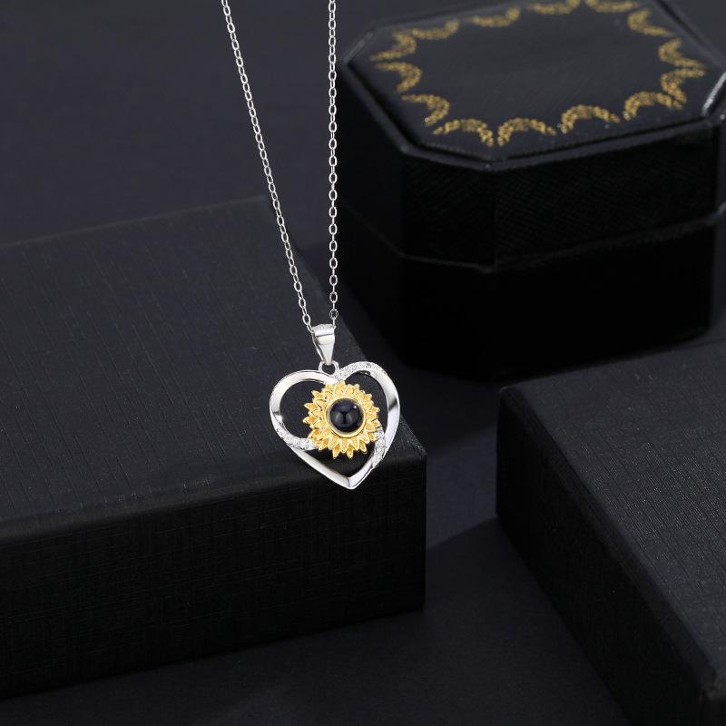 

Romantic Love Sun Flower Collarbone Chain Versatile