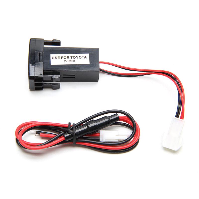 Univerzální USB duální 2portová nabíječka do auta Adaptér do zásuvky v autě 12V Pro Toyota VIGO