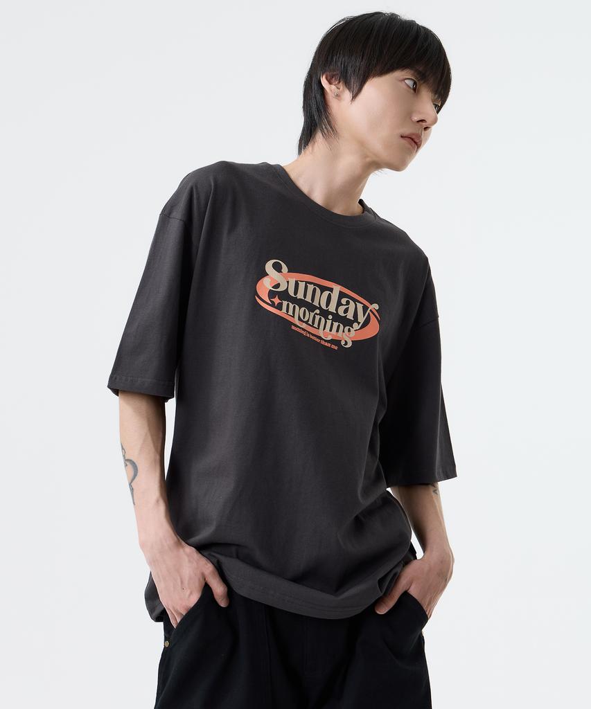 Nasttingijeubeleoldaenmi Sunday Morning Tee_Charcoal