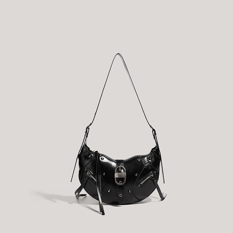 Oil wax leather bag autumn and winter new high-end versatile locomotive crossbody retro armpit bag