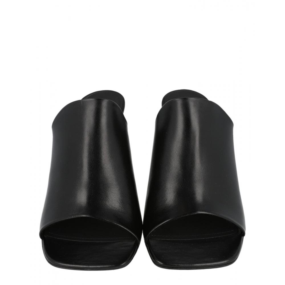 Salvatore Ferragamo Era Leather Mules Black