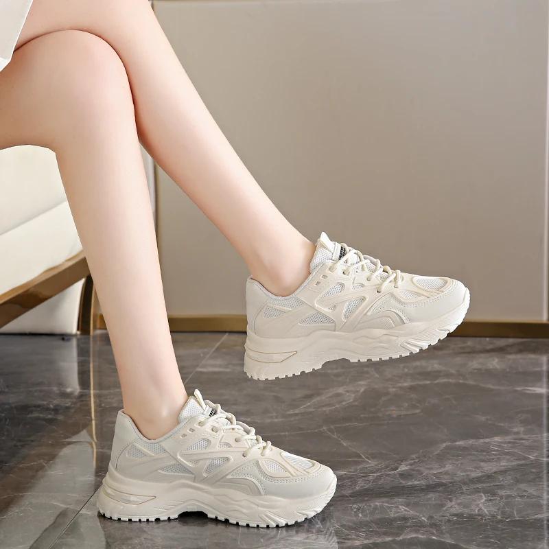 Frühling und Sommer Neue einfarbige erhöhte Cross-Strap Mesh Laufschuhe Modische atmungsaktive vulkanisierte Schuhe NEIN:1332