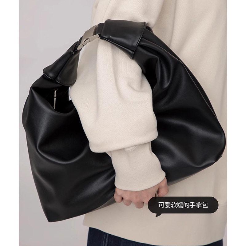 Trendige Marke Einfache Weiche Leder Herren Tasche Knödeltasche Personalisierte Herren Umhängetasche Einfarbige Pendler Tasche Umhängetasche