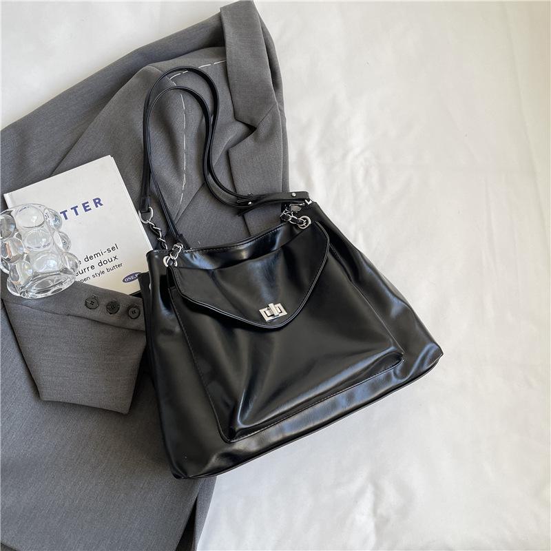 This Year, the Popular Silver Stray Bag Women's 2025 New Versatile Shoulder Underarm Bag Large-capacity Commuter Tote Bag
