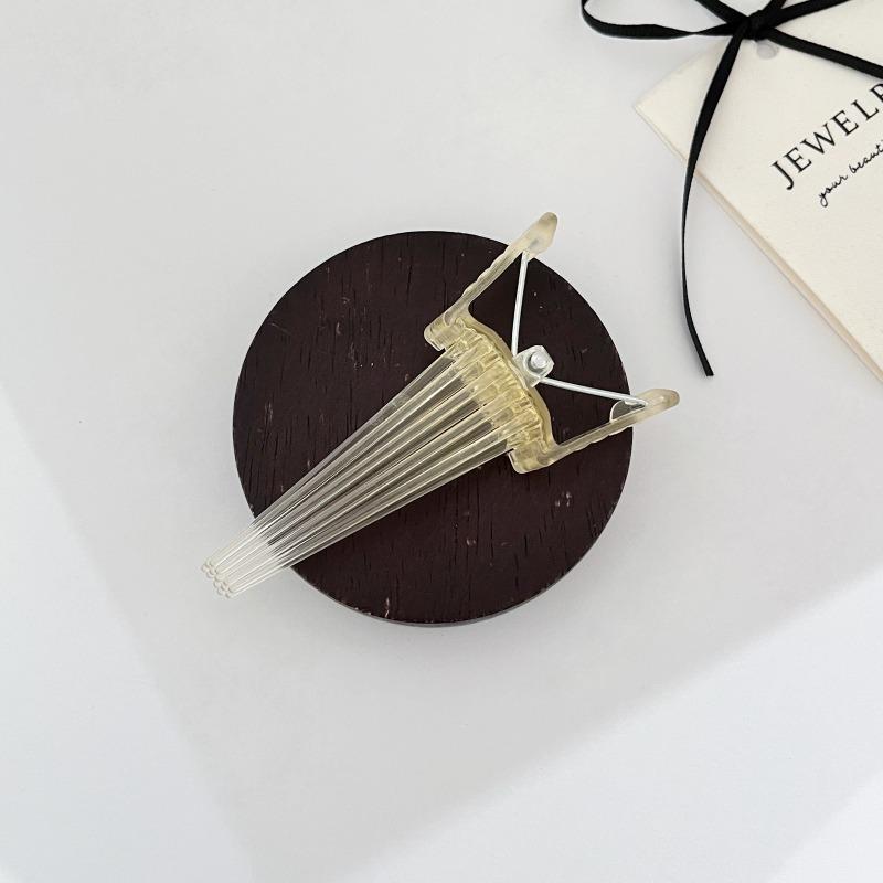 

1 Mini Resin Clip with Multiple Colors To Choose From. Minimally Styled, Fixed, Invisible, and Versatile for Daily Use