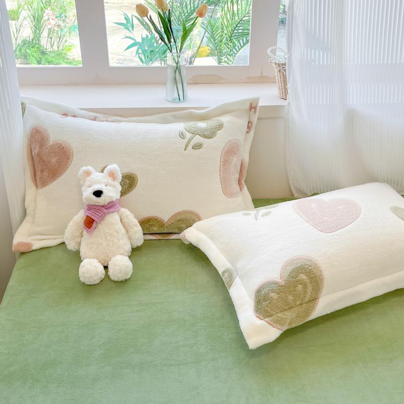 Print Flowers Winter Pillowcase Soft Warm Flannel Milk Keep Warm Pillow Shams Plush Machine Wash Pillow Covers 2 pieces