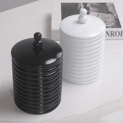 Moderne und einfache kaskadierende schwarze Schmuckschatulle im europäischen Stil, Aufbewahrungsbox für Ornamente, Modellraum, weiche Dekoration, Aufbewahrungsbehälter