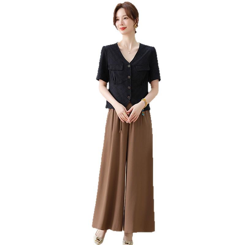 Mom's 2026 Stylish Two-Piece Summer Dress Set: Short-Sleeved Top and Skirt for Middle-Aged Women