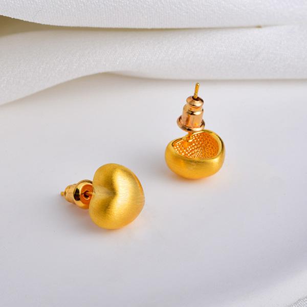 2026 Korean Minimalist 22K Gold Plated Heart Stud Earrings - Elegant Matte Brushed Peach Heart Earrings for Women Niche Jewelry