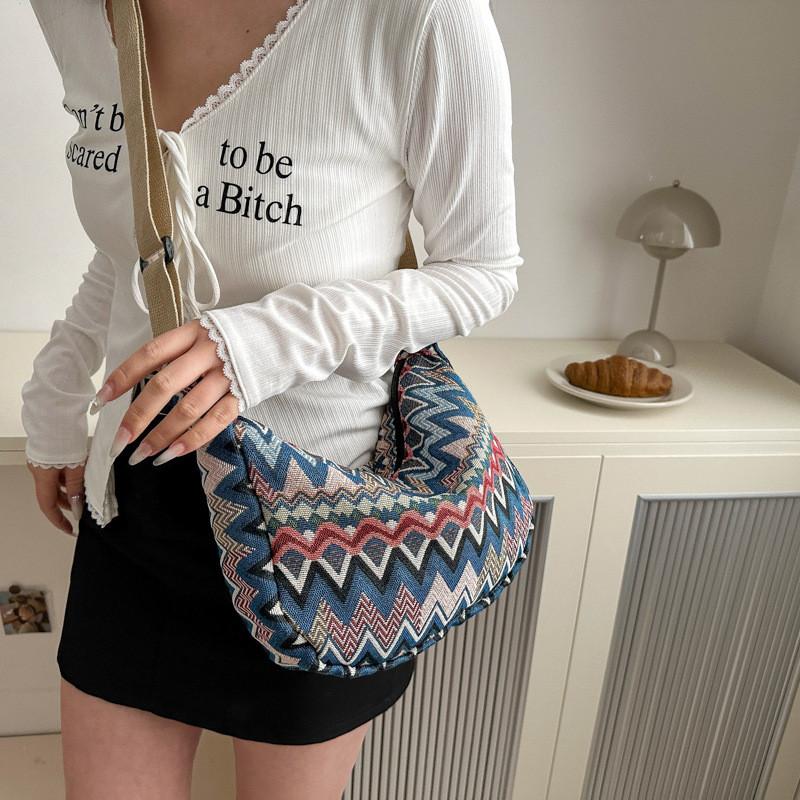 Trendy Street Style Medium Sized Tote Bag With Zipper Closure And Soft Fabric