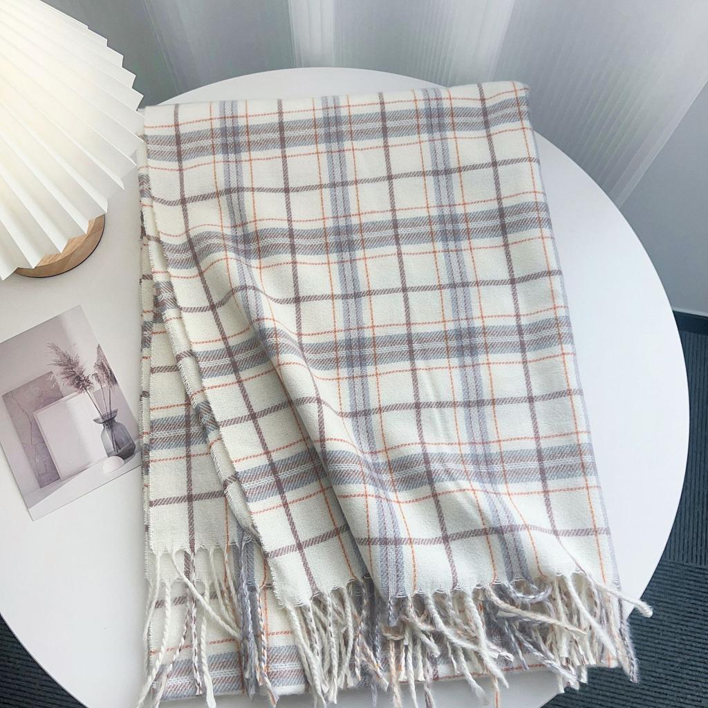 Milk white plaid scarf women's autumn and winter high-end shawl 2025 thickened warm imitation cashmere fringed scarf