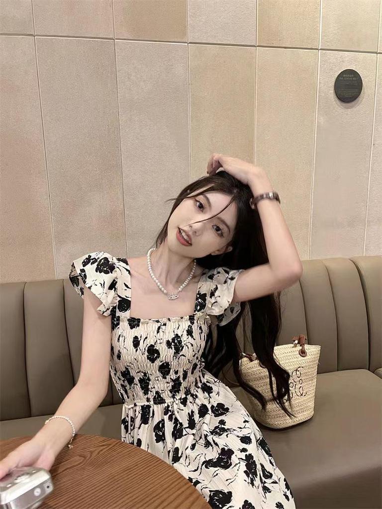 2024 Summer Travel Floral Dress - Elegant, Slim Waist Design with Sweet Ruffled Sleeves