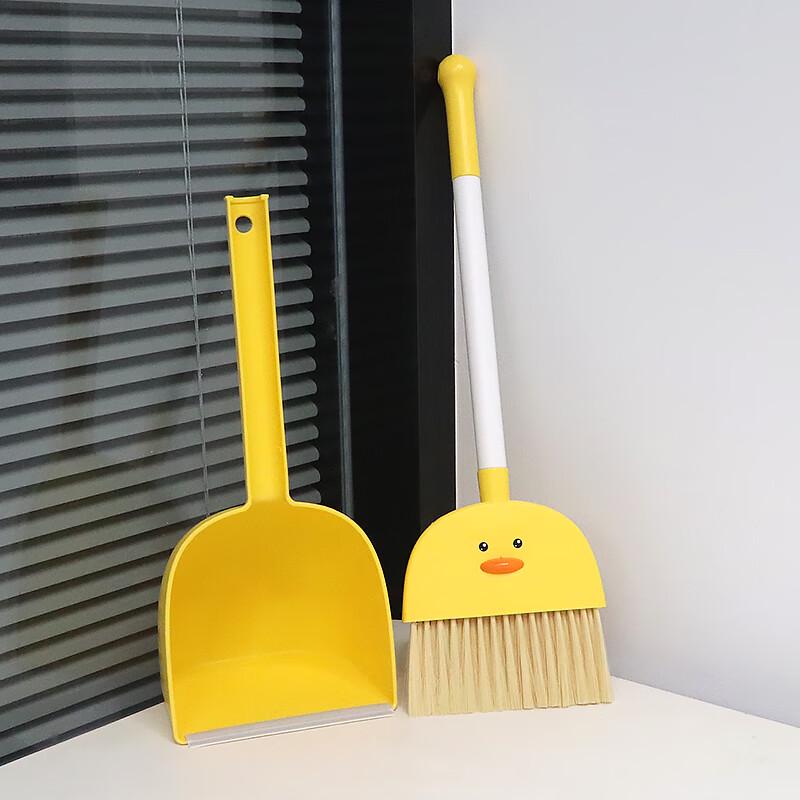 Children s Little Yellow Duck Cleaning Play Set