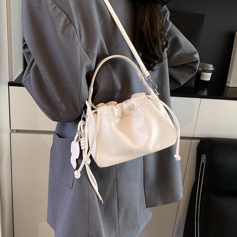 Korean ins pleated bag trendy fashion bucket bag women's 2025 new simple shoulder bag premium messenger bag