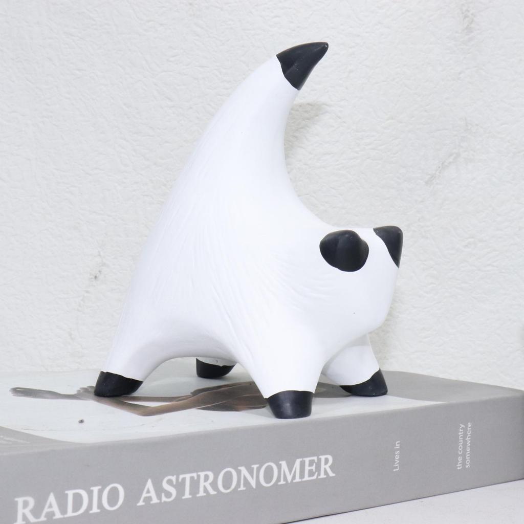 Krat Cat: Modern Abstract Art Cat Ornaments for Desktops and Coffee Tables
