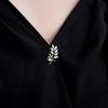 A High-end Women's Delicate Crystal Leaf Brooch with A Neckline Anti-glare Clasp