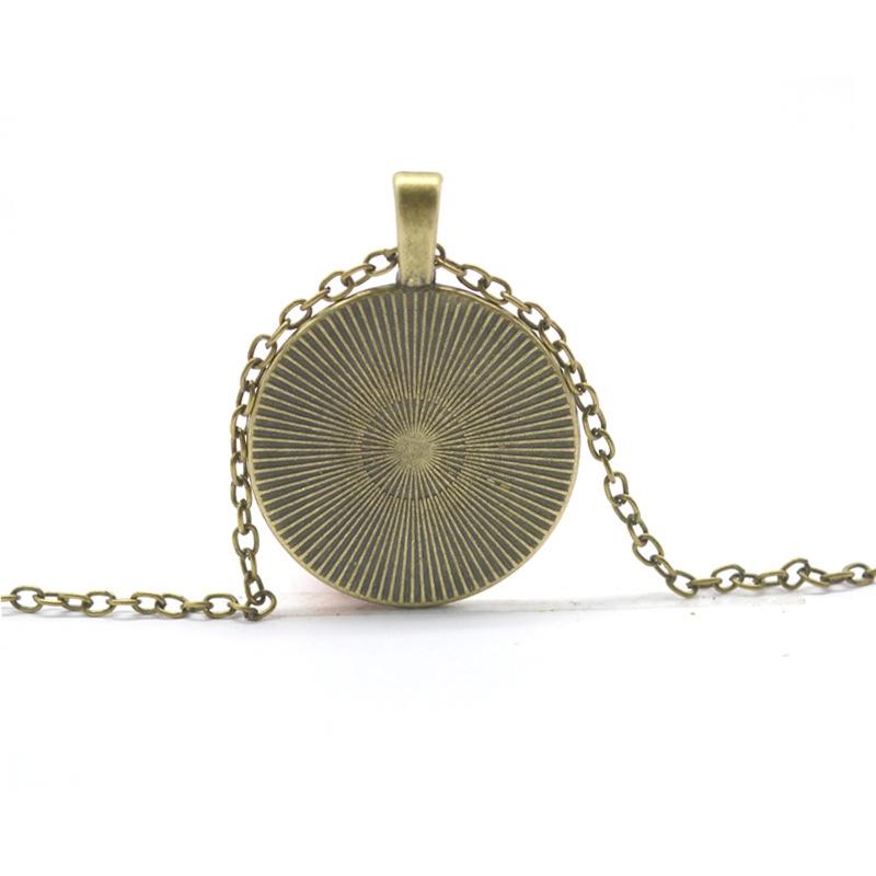 Time Portrait Gemstone Pendant Necklace Retro Glass Pendant Sweater Chain