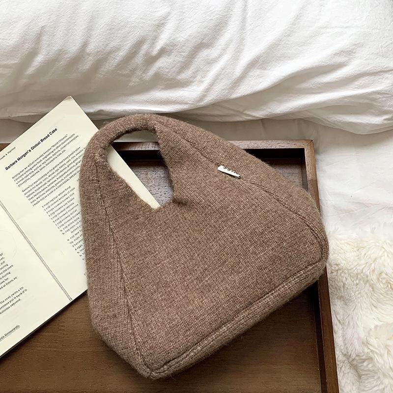 Korean Style Large Capacity Knitted Shoulder Bag - Autumn/Winter 2025 Edition