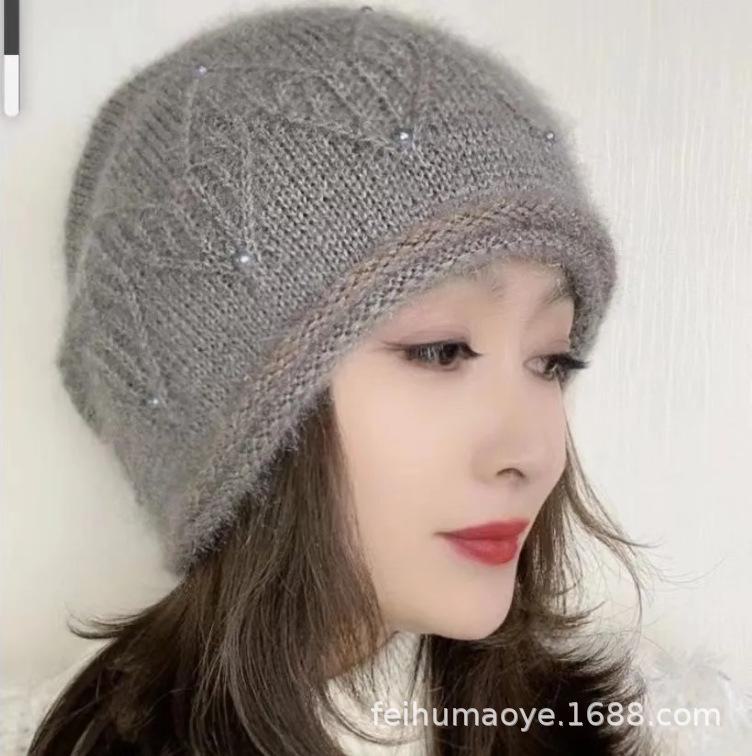 Stylish Double-Layer Squirrel Fleece Knit Hat with Curled Edge and Earmuffs