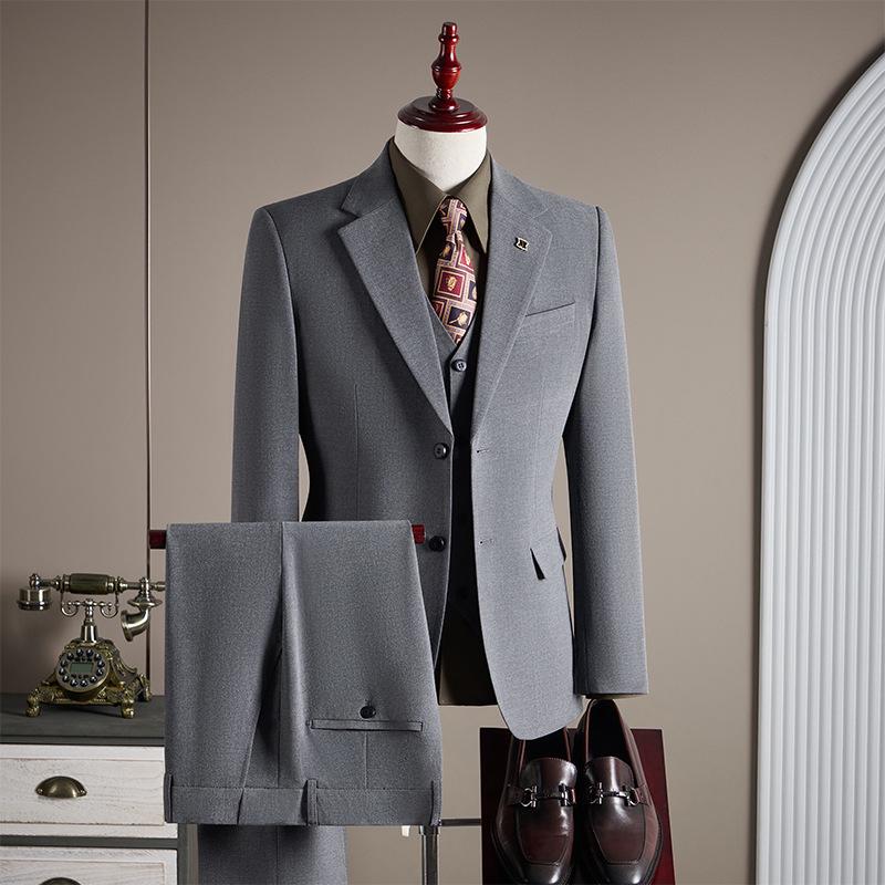 Men's Anti-Wrinkle Slim Fit Business Suit: High-End Formal Wear for Weddings and Engagements.