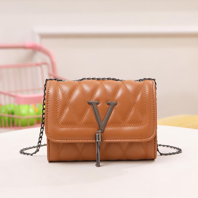 The New Diamond Classic Small Square Bag Is a Fashionable and Versatile One-shoulder Messenger Women's Bag.
