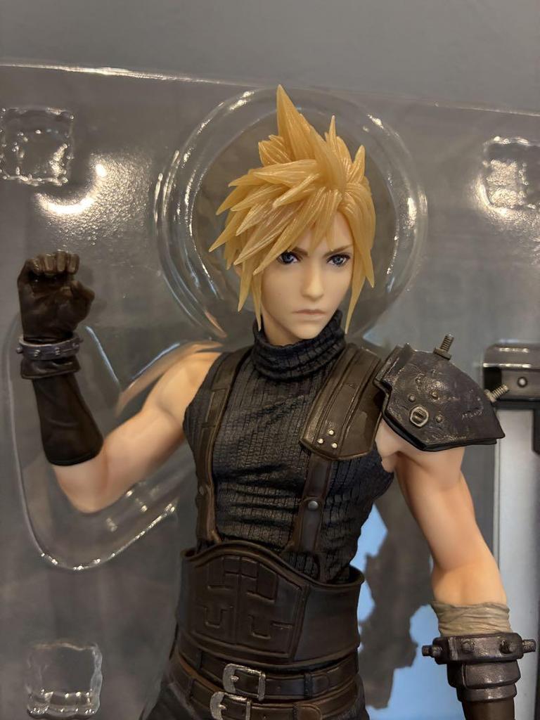 [USED] Final Fantasy 7 FF7 Cloud Static Arts