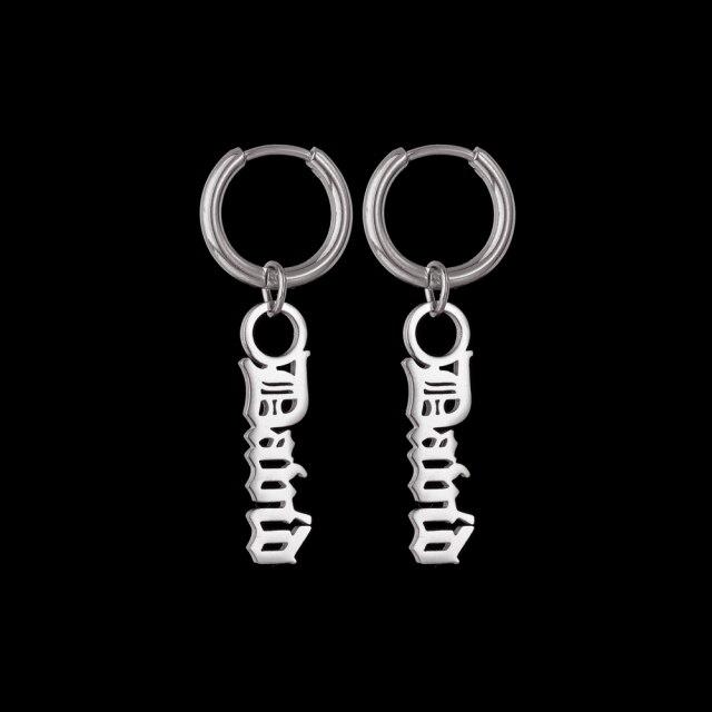 

365 Charm 1 пара индивидуальных именных сережек-капель из нержавеющей стали для женщин и девочек, персонализированные серьги с пряжкой в виде буквы, панк-ювелирные изделия, подарки серебряный