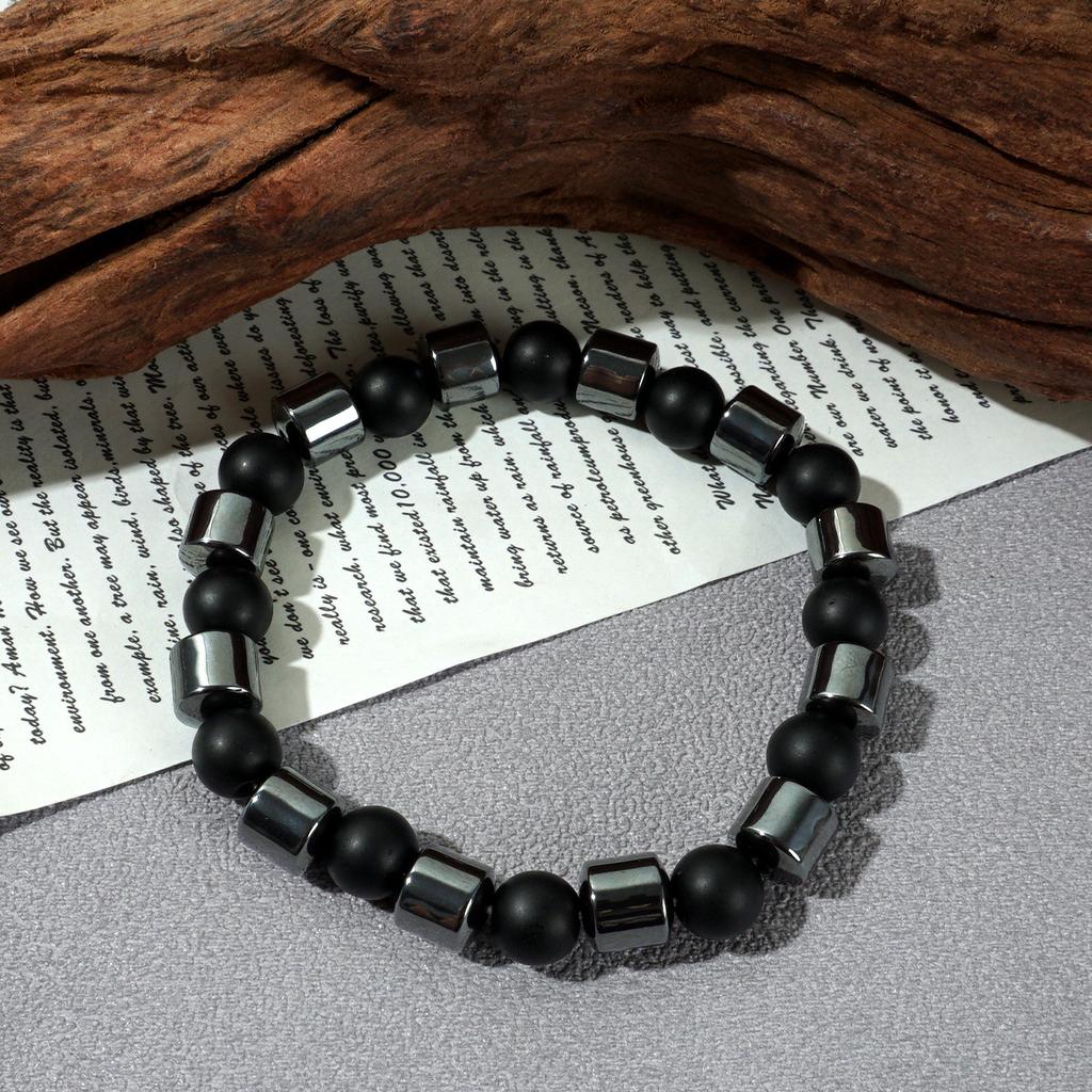 A Simple, Vintage-Style Magnetic Hematite Volcanic Stone Bracelet, Suitable For Both Men And Women.
