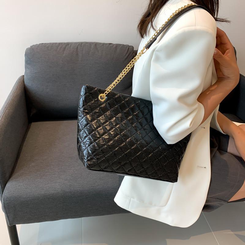 Borsa Tote Elegante a Colore Solido di Grande Capacità con Raffinato Design Trapuntato per l'Uso Quotidiano
