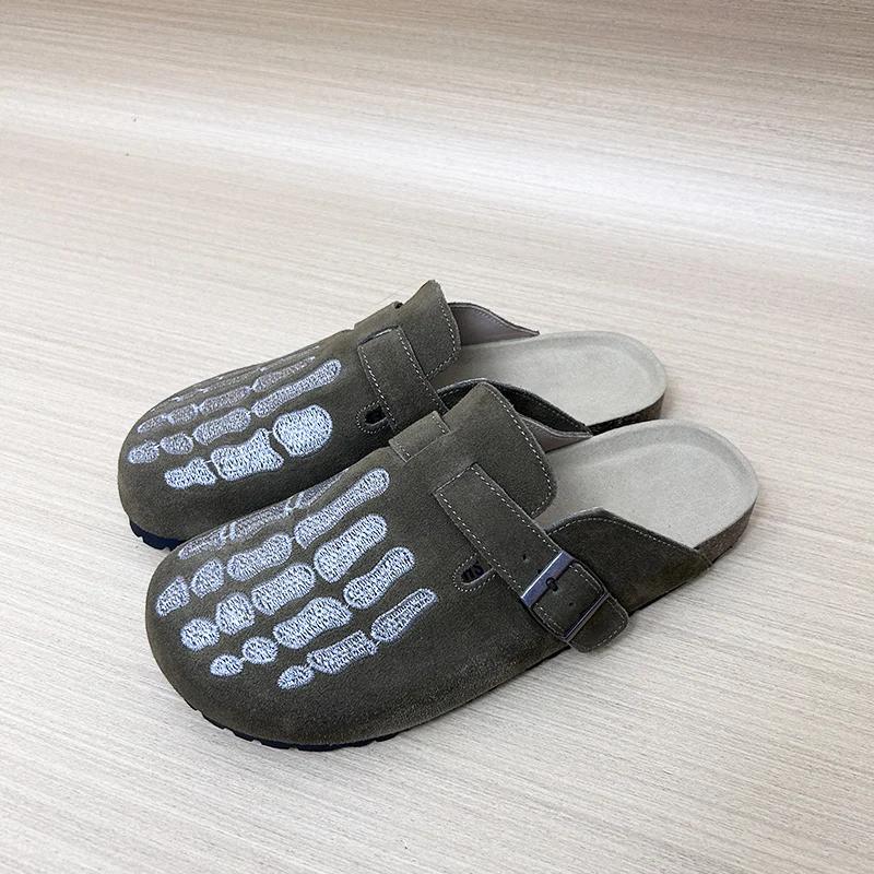 

2026 bone embroidered flat shoes fashionable women s slippers new niche design casual and comfortable wearing with toe caps 35 армія зелений колір