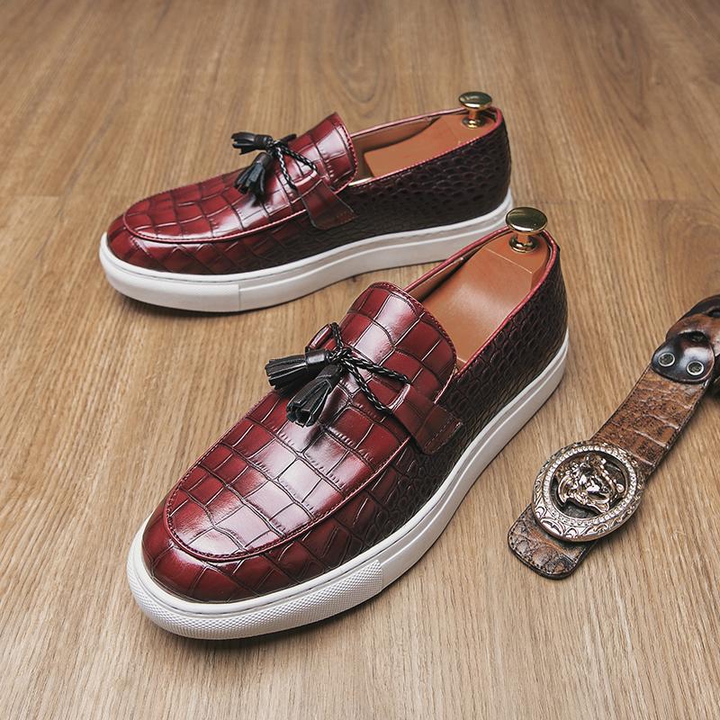 Hot Selling Wine Red Men's Flat Loafers Europe America British Style Leather Casual Shoes Men's Lightweight Low Top Shoes