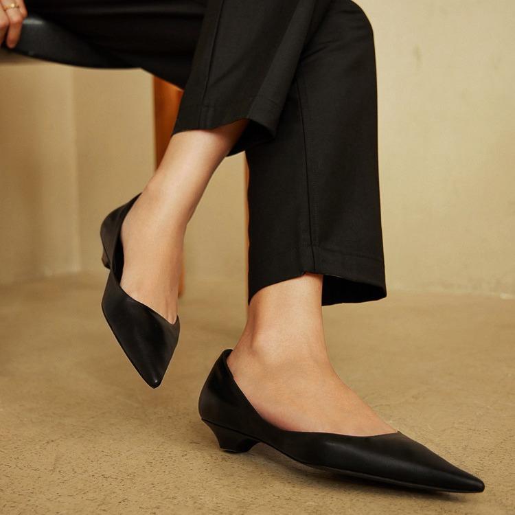 Leather French Niche High-end Pointed Head Shallow Mouth Single Shoes Women's 2025 Summer Versatile Low-heeled Tapered Heel Commuter Shoes