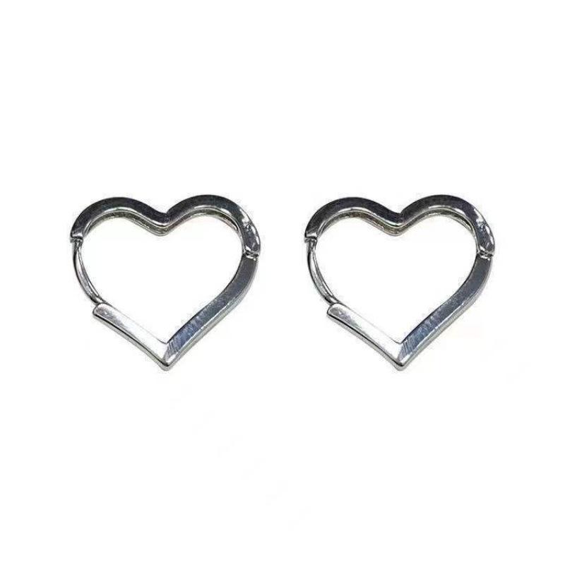 New Cold Wind Hollow Love Stud Earrings Women, Simple and Small Versatile Peach Heart Temperament Earrings Earrings