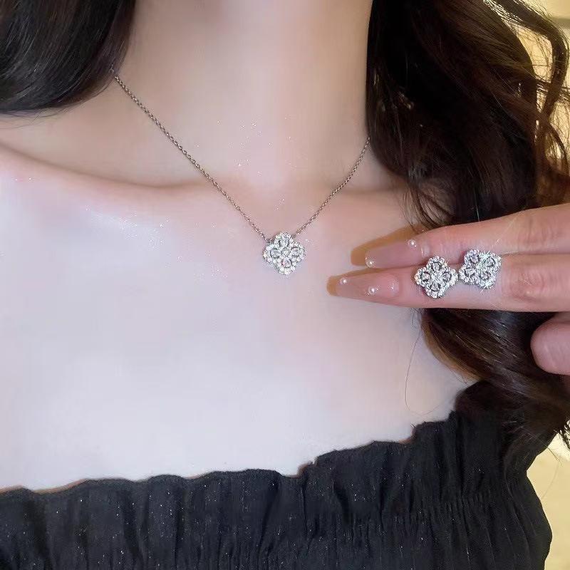 Sterling Four Leaf Clover Pendant Necklace Set With Cubic Zirconia Minimalist Elegant Chain Women