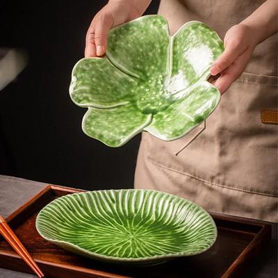 Kreativer unregelmäßiger Keramikteller Handgefertigt Exquisite Grüne Lotusblatt-Teller Zuhause Nachmittagstee Dessertteller Einzigartiges Geschirr