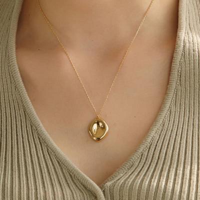 ROAJU Volume Pendant Necklace