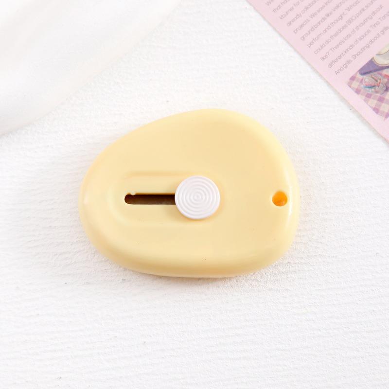 Candy Color Utility Knife: Portable Retractable Box Cutter for Students