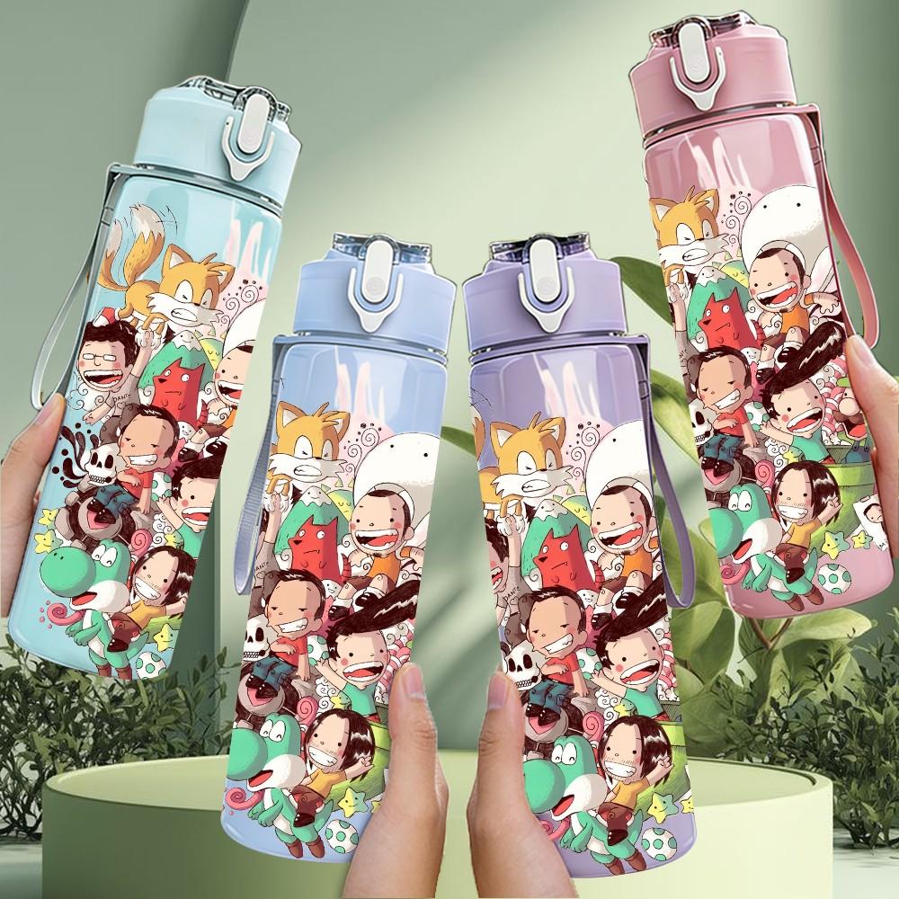 1PC Kids Group Gathering Cartoon 750ml Color Plastic Sports Water Bottle Leakproof Flip Straw Lid Suitable for Sports Office Home Use