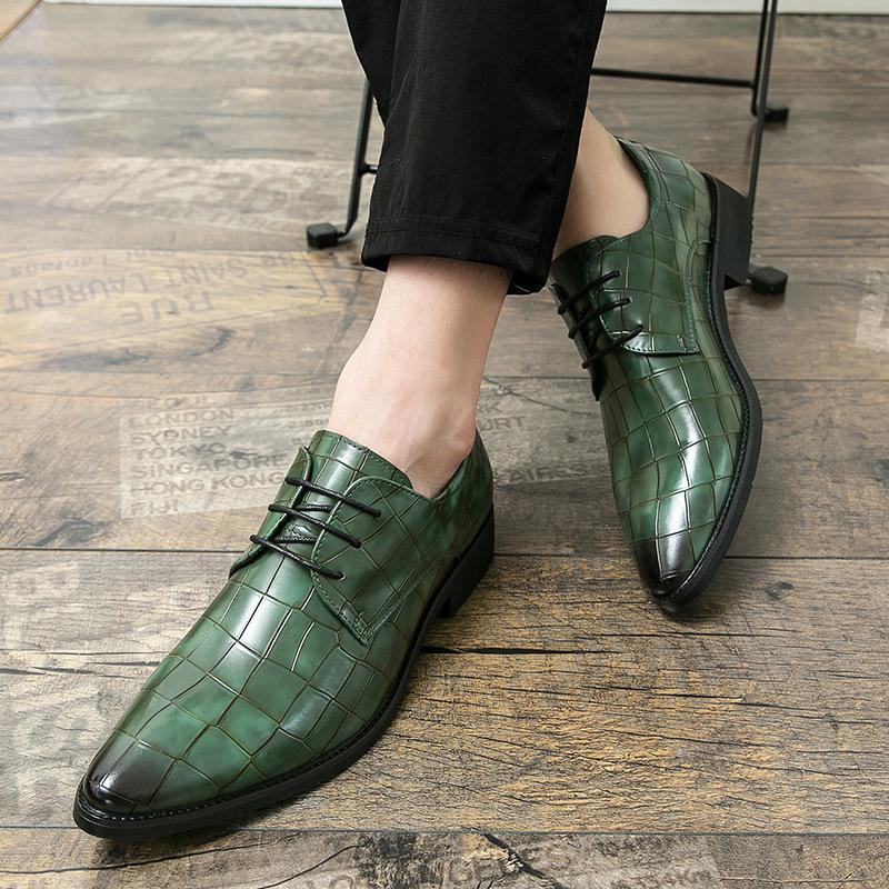 

Men s shoes large size new pointed leather shoes fashion men s business dress shoes trend British style wedding leather shoes 38