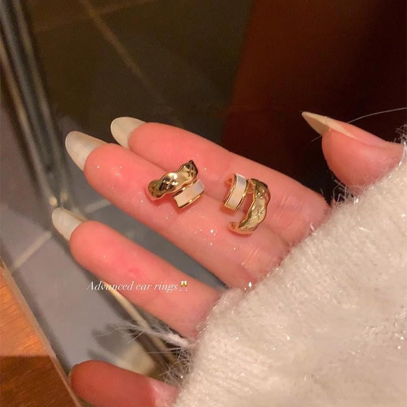 Xiaoxiangfeng rhombus double-layer C-type stud earrings for women s unique niche temperament earrings spring and summer new ear jewelry