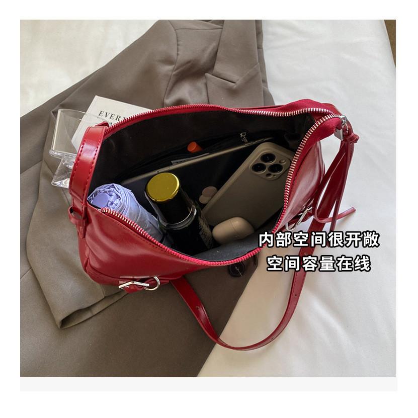 IELGY large-capacity commuter armpit bag, women's silver trendy fashion niche shoulder bag, textured versatile messenger bag