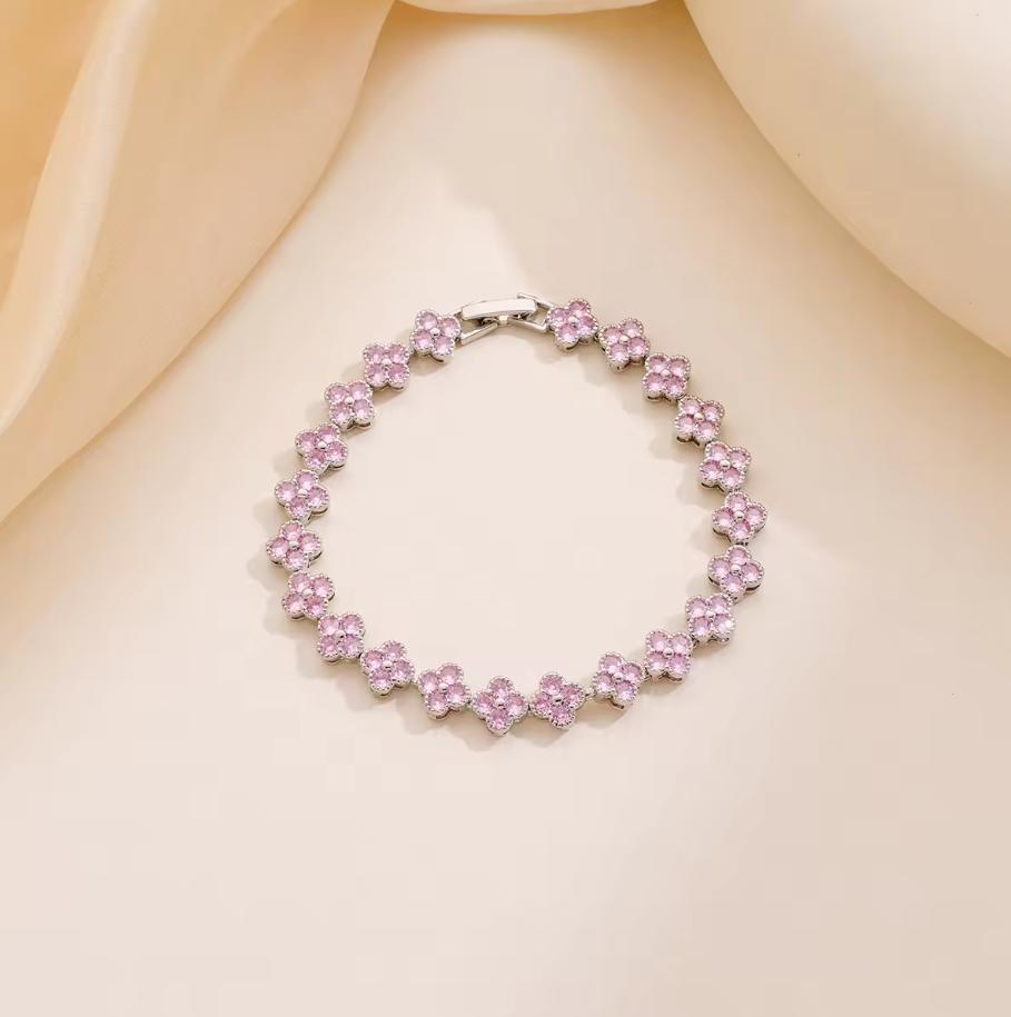 XF Multicolor Four-leaf Clover Bracelet Rainbow Tennis Bracelet Chic Alloy Bangle Luxurious Fashion Jewelry for Women
