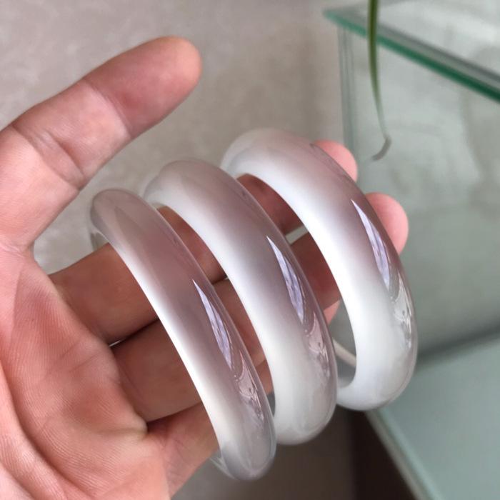 Madagascar White Moonlight Agate  Chalcedony Jade Bracelet 59-60mm