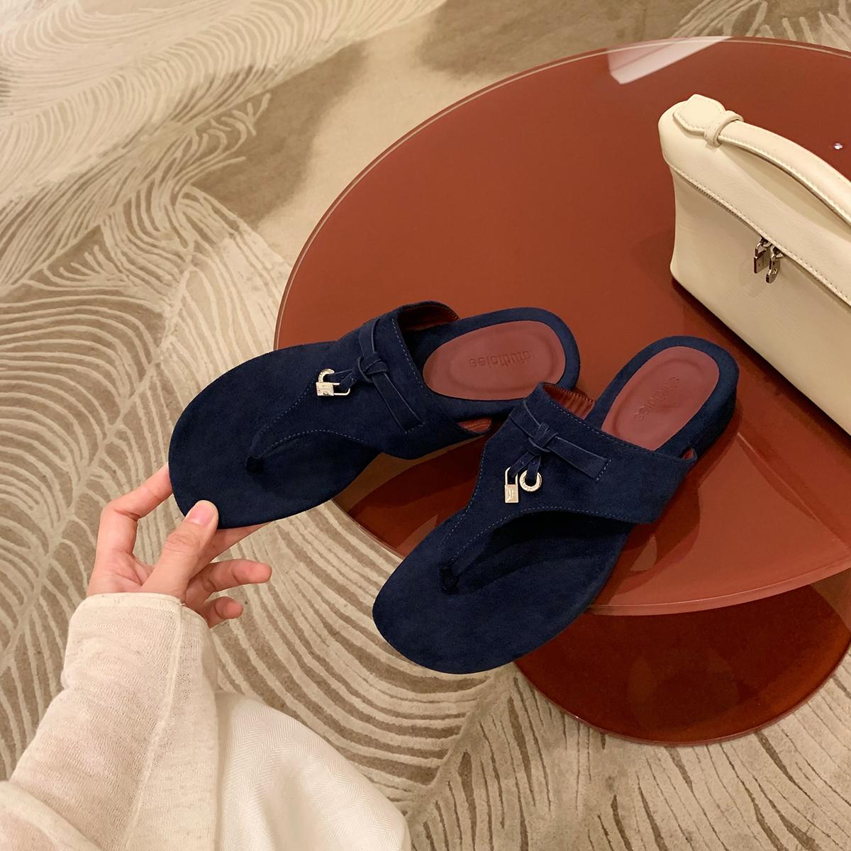 

Lan Cabinet 2025 new French temperament herringbone toe tassel outer wear versatile low heel flat bottom cool slippers women s summer 40