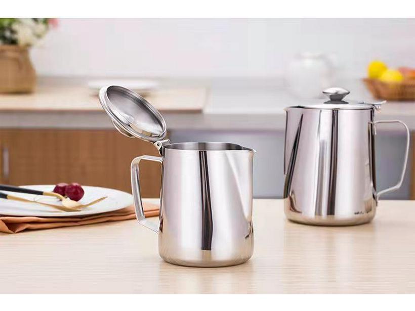 Dzbanek do latte art ze stali nierdzewnej z pokrywką - Kubek do spieniania z ostrym dzióbkiem do kawy i mleka