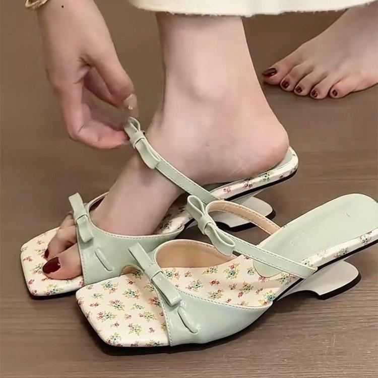 Niche French sandals wear new summer simple rhinestone skirt stiletto cool slippers
